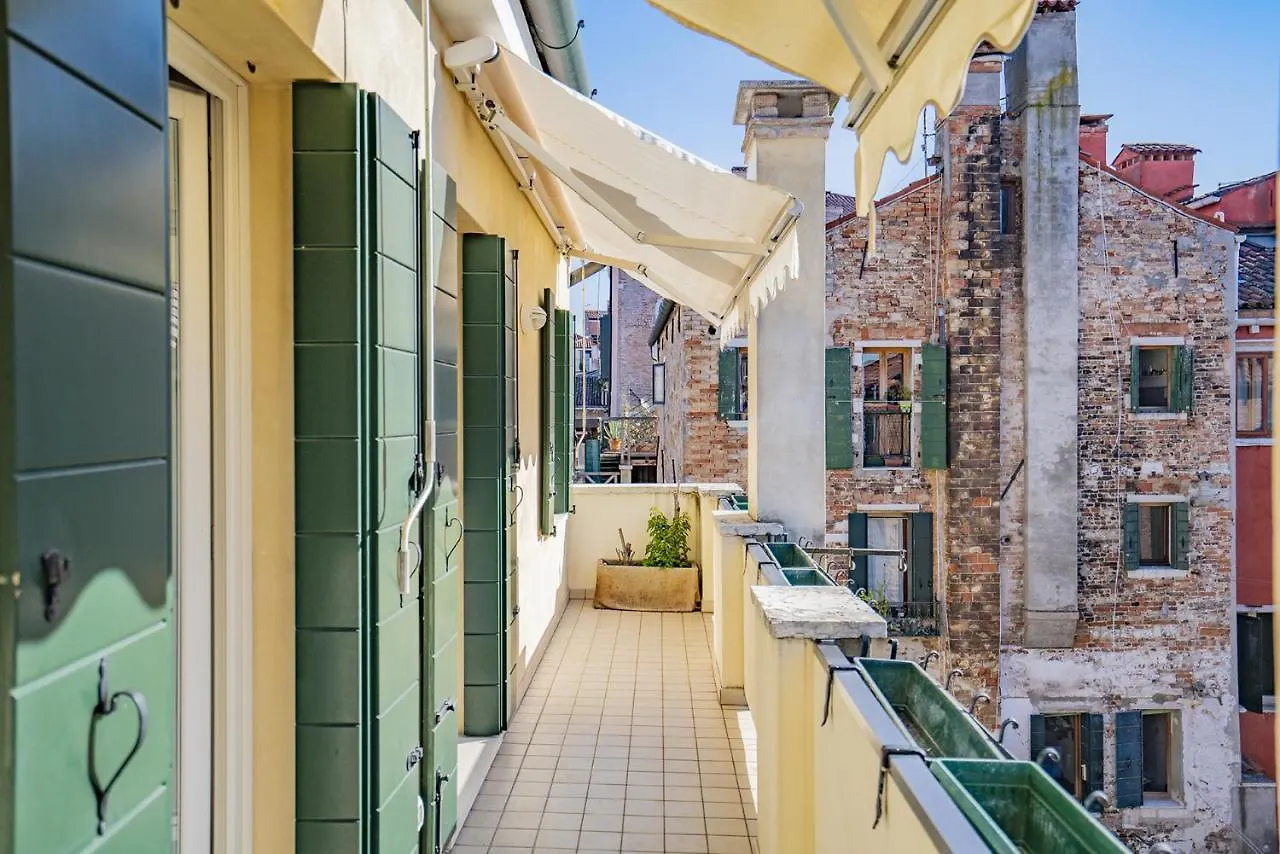 Colleoni Apartment With 2 Superb Terraces Wenecja