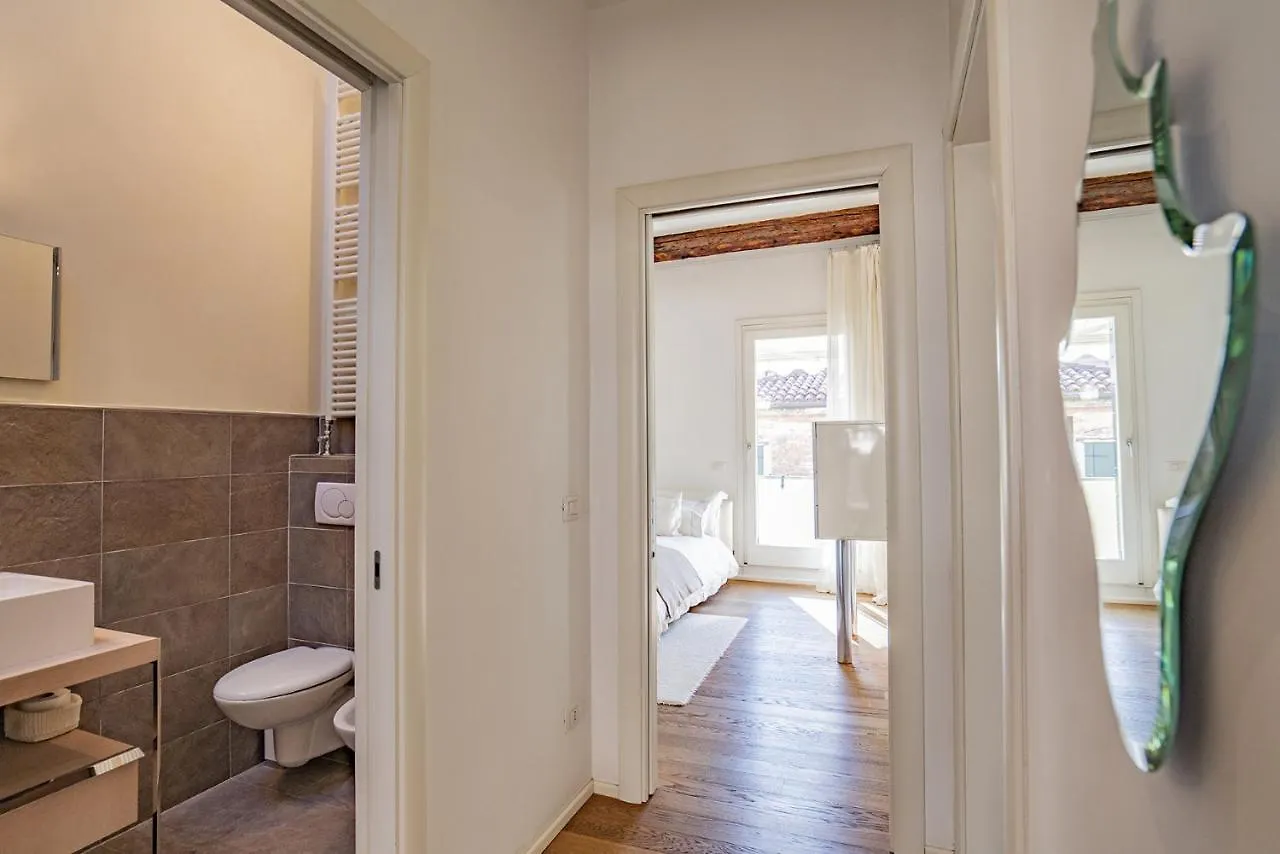 Colleoni Apartment With 2 Superb Terraces Venice