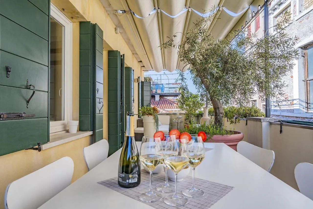 Colleoni Apartment With 2 Superb Terraces Venice