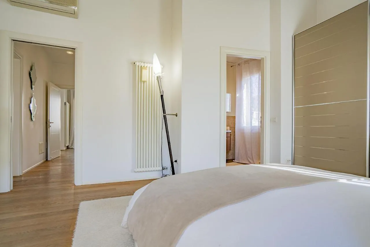 Colleoni Apartment With 2 Superb Terraces Venice