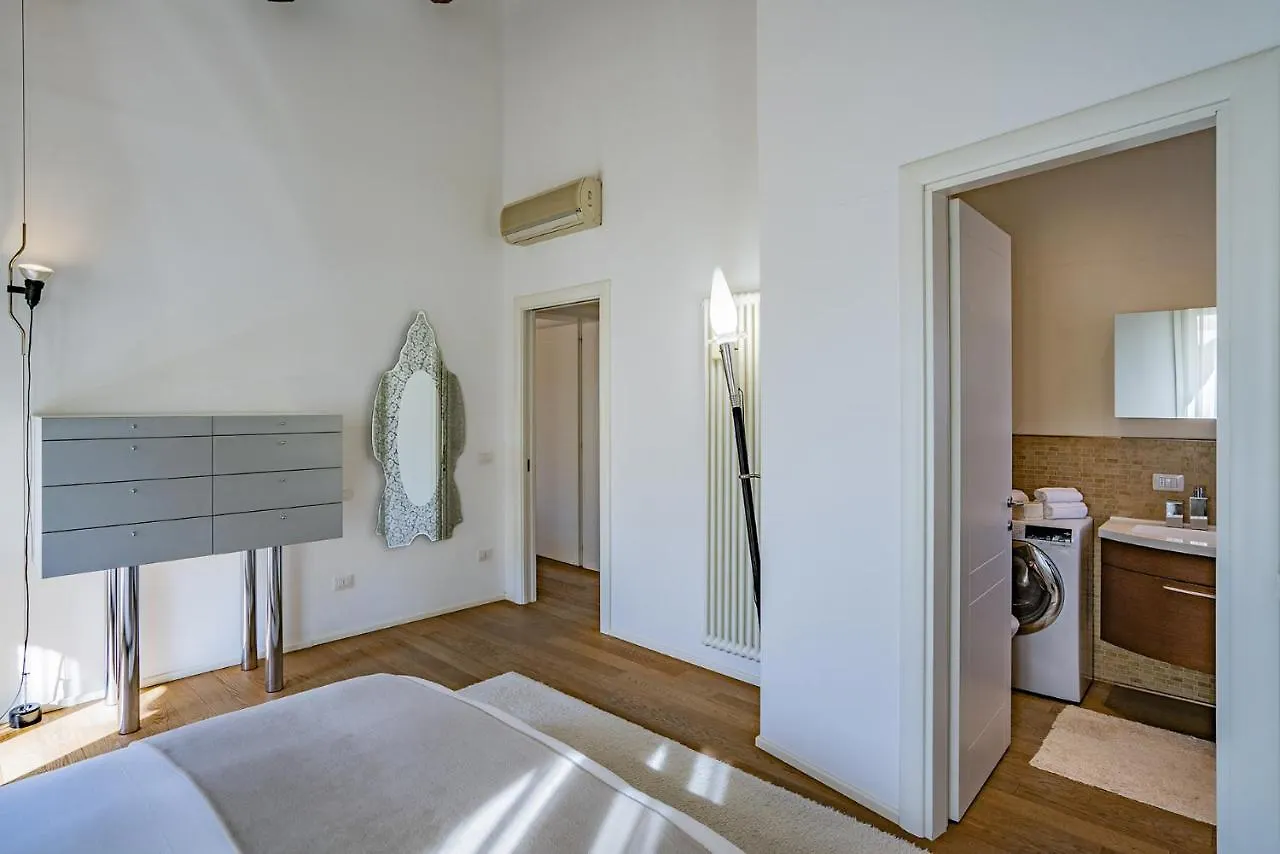 Colleoni Apartment With 2 Superb Terraces Venice