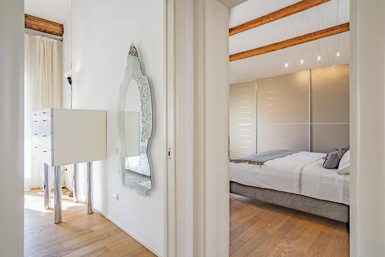 Colleoni Apartment With 2 Superb Terraces Venice